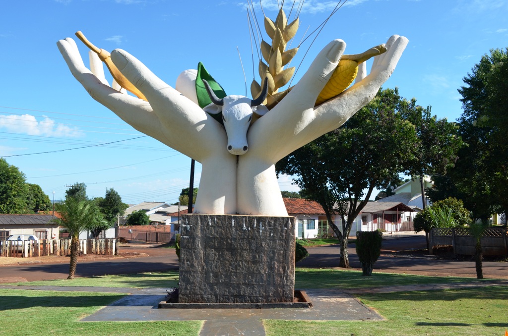 Praça da colheita em Ubiratã