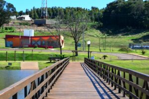 Parque do lago de Mamborê