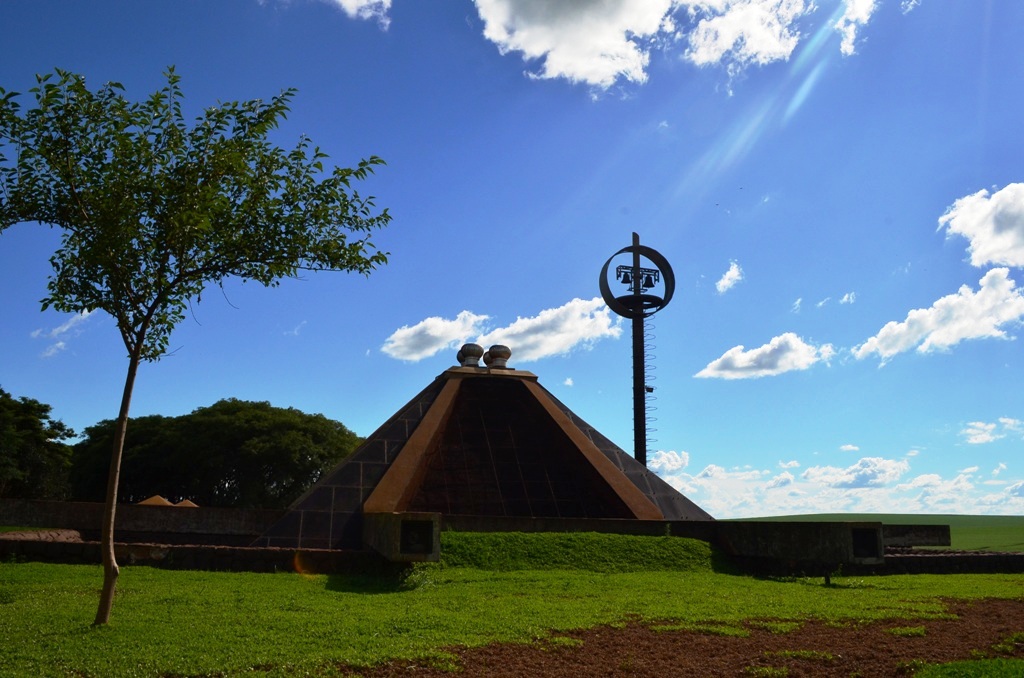 Igreja Subterrânea do Gavião - Mamborê