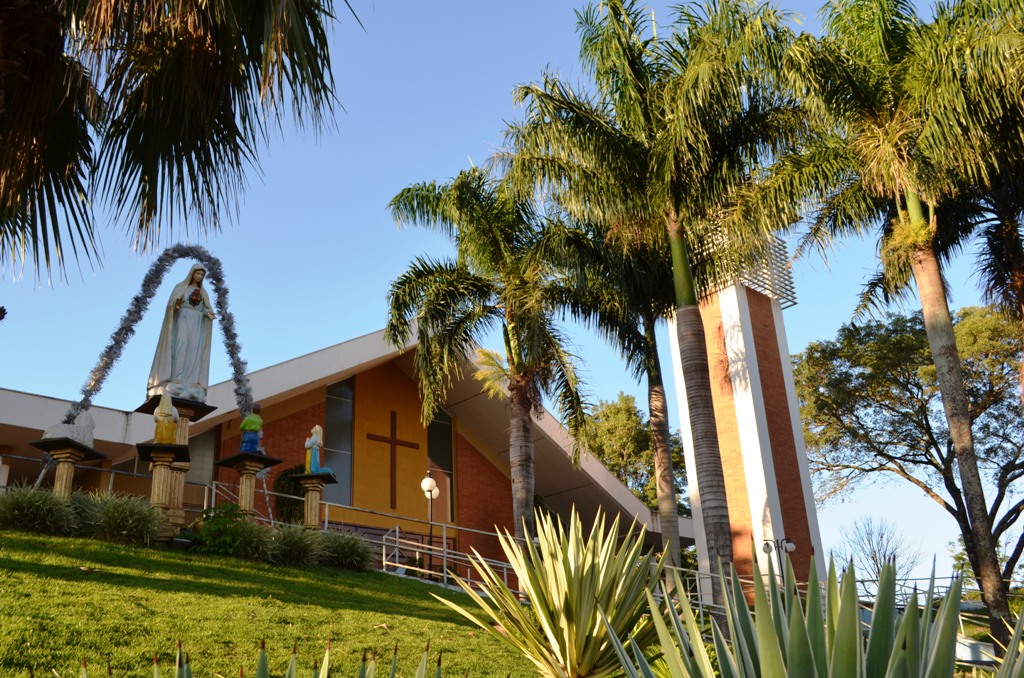 Igreja católica na área central de Nova Cantu