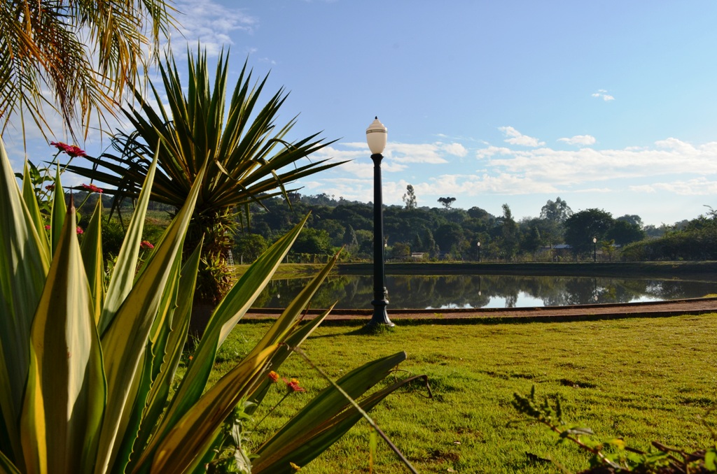 Parque do lago em Nova Cantu