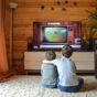 Filmes em casa: como fazer um cinema em casa com a família?