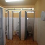 Banheiros localizados no Parque Municipal Teodoro de Oliveira.