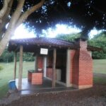 Figura 26 – Quiosques instalados no Parque Ecológico Municipal Olivo Fortunato Gasparello. Foto: LIMA, J. H.M., 2012.