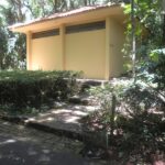 Banheiros localizados no Parque Municipal Teodoro de Oliveira.